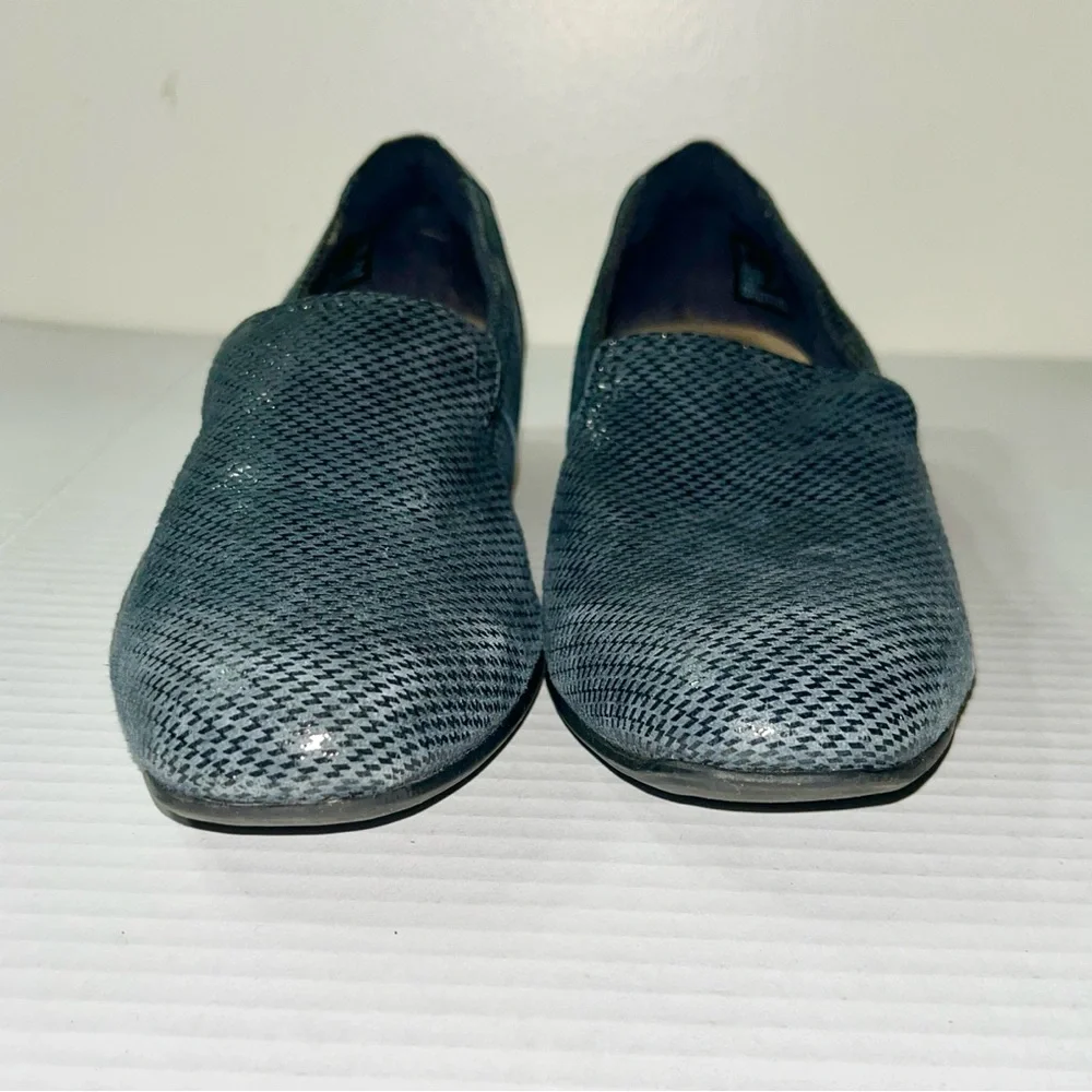 Clarks slip into